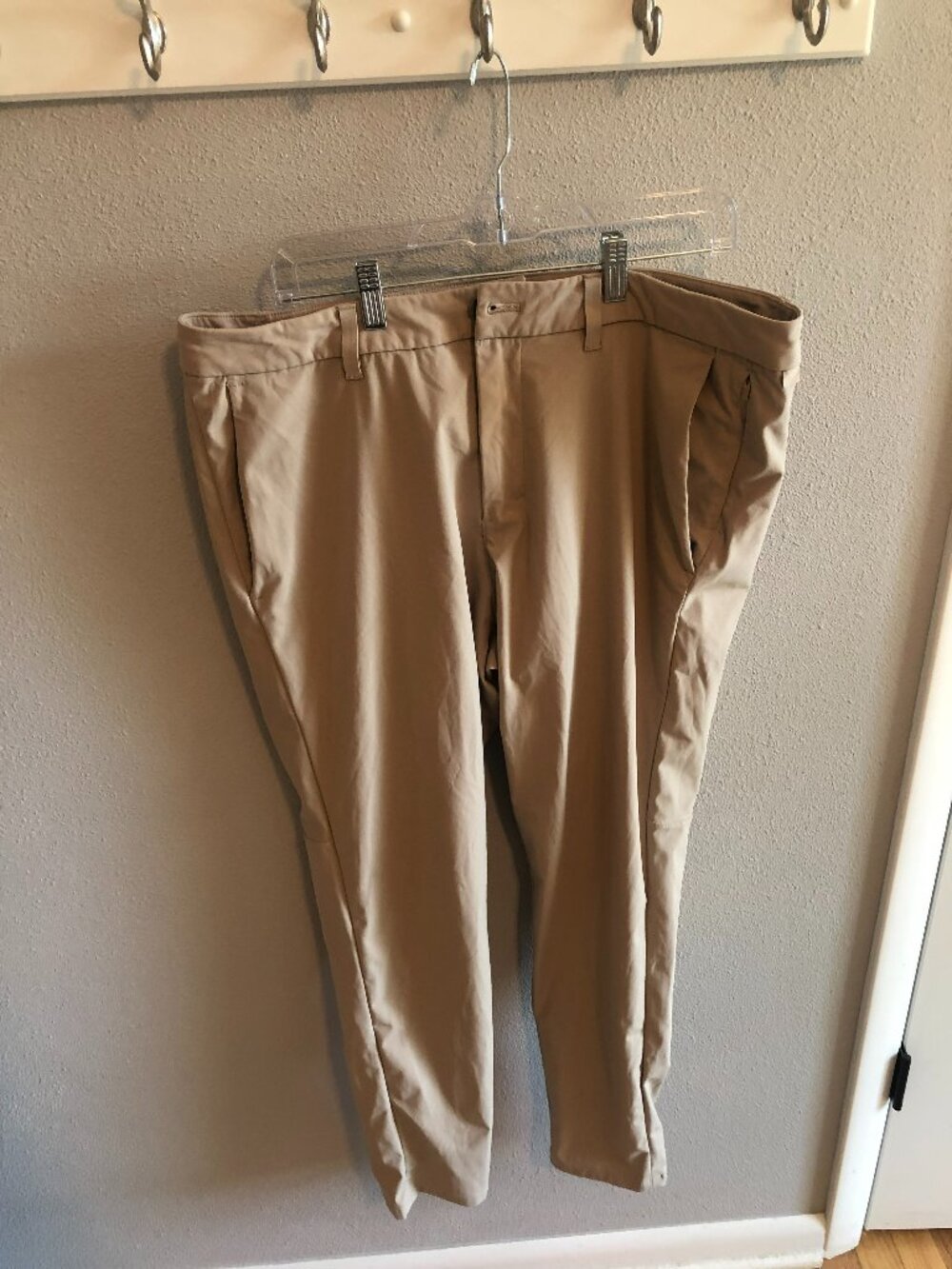 Men's lululemon ABC 5 Pocket Pant. Khaki. Size 36x32